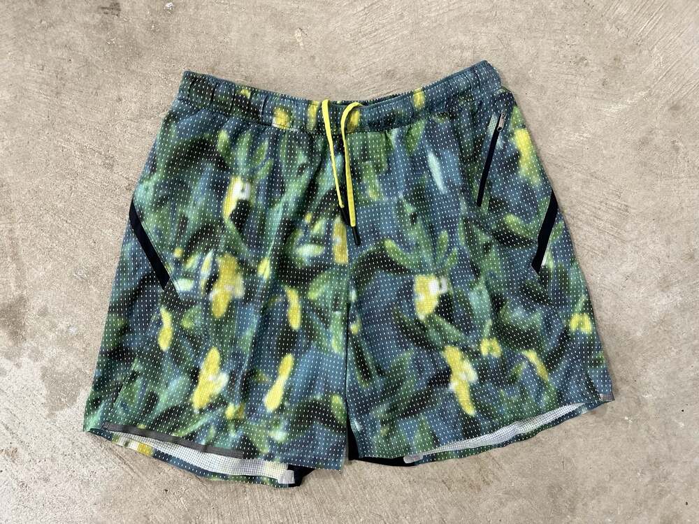 Lululemon Surge Mesh 6" Short Tie Dye Athletic Gym Shorts Size L